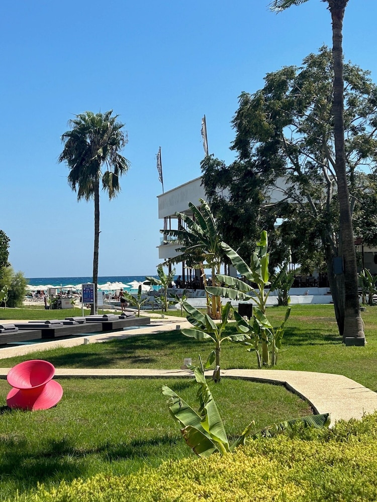 So Nice Club Resort 49/55