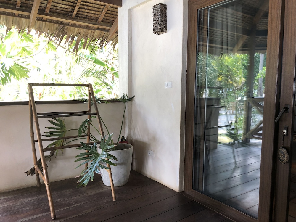 El Nido Mahogany Beach 47/70