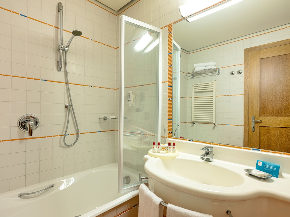 Active Hotel Paradiso 75/76