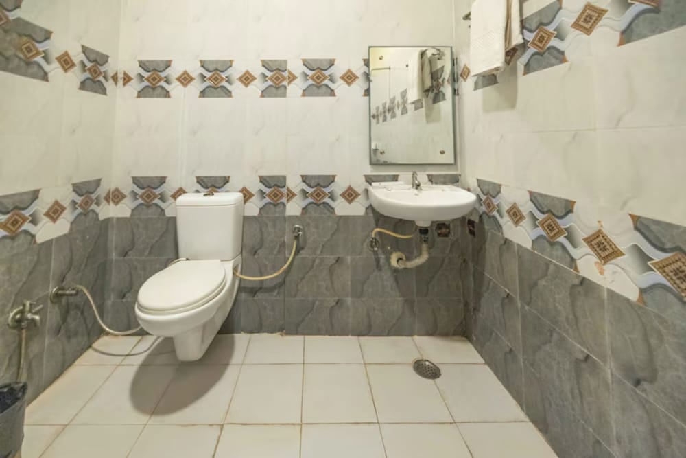 Hotel Sheetal International 50/52