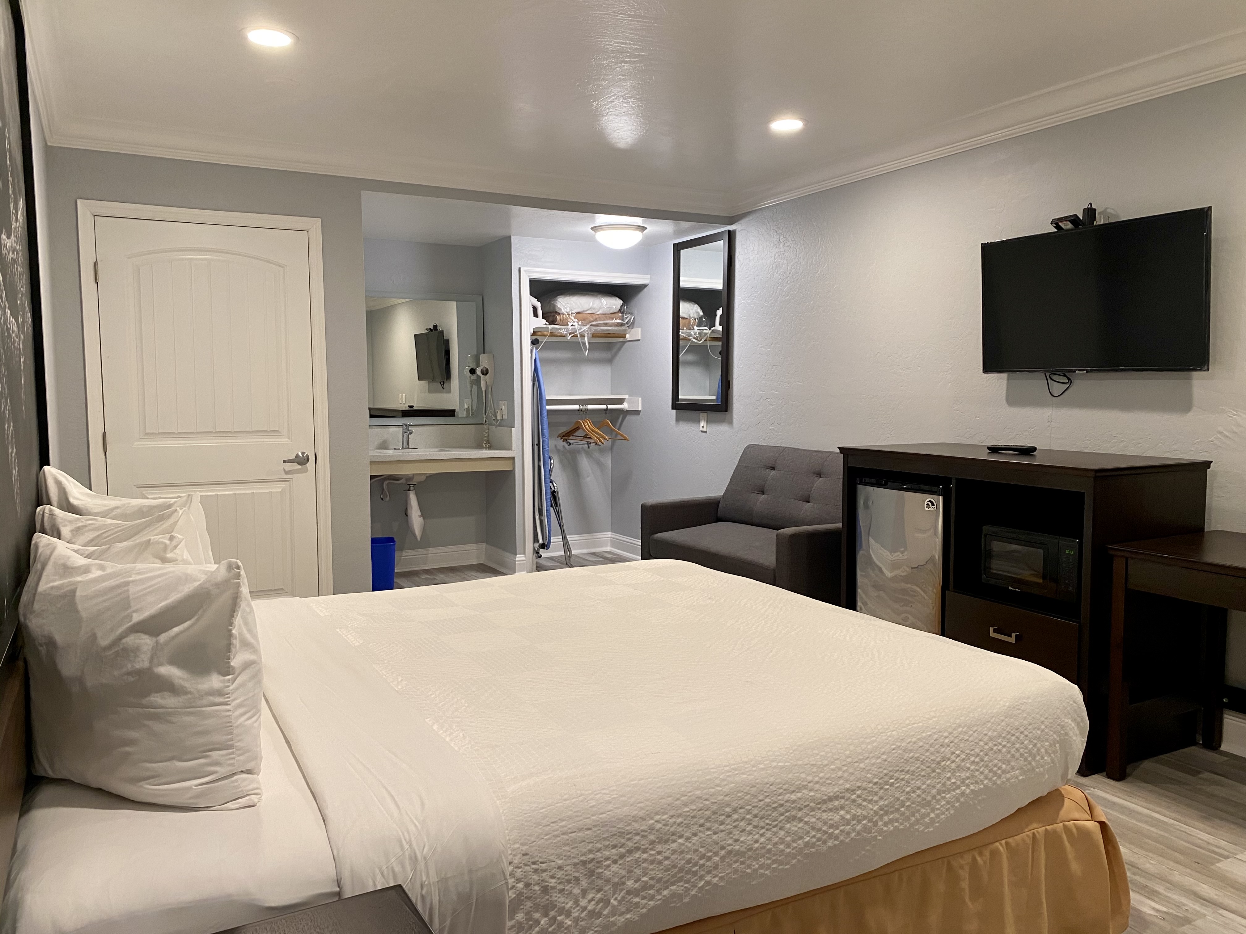 Room, King Bed, Accessible