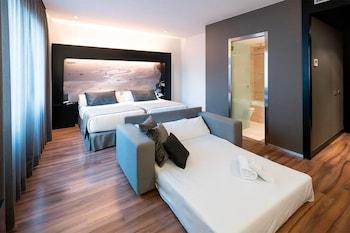 Superior, Triple, Queen Bed