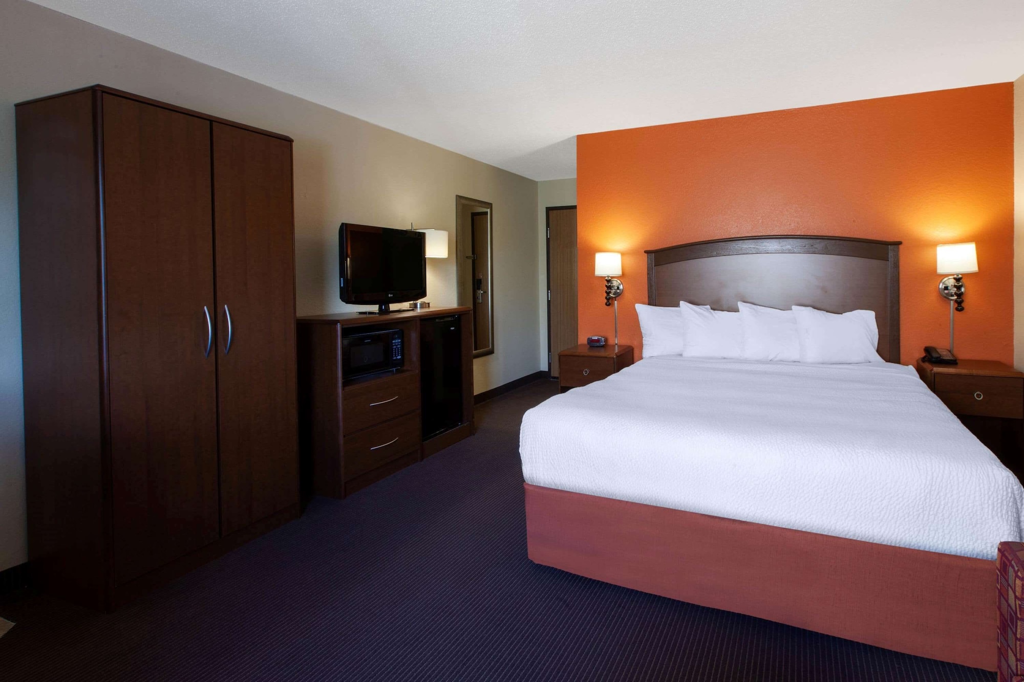 Room, Queen Bed, Accessible