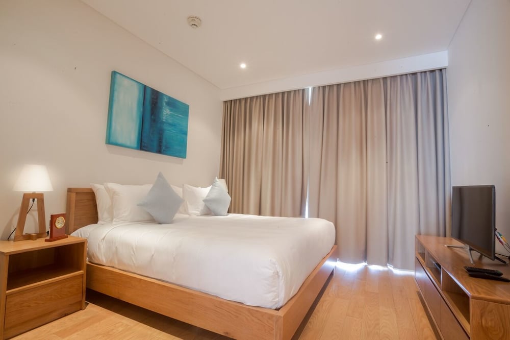 2 BEDROOMS, LUXURY, APARTMENT