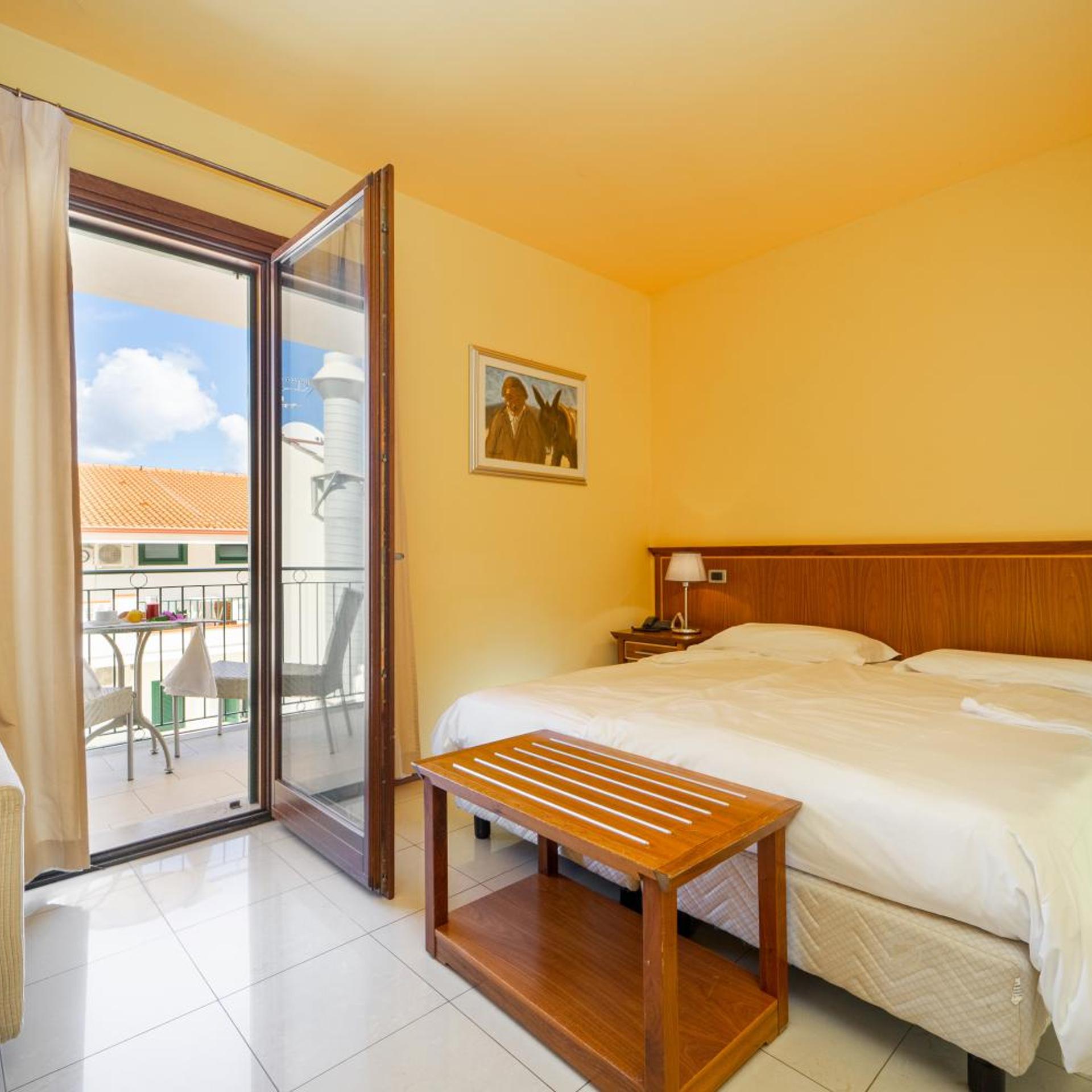 Hotel Santa Lucia 24/50