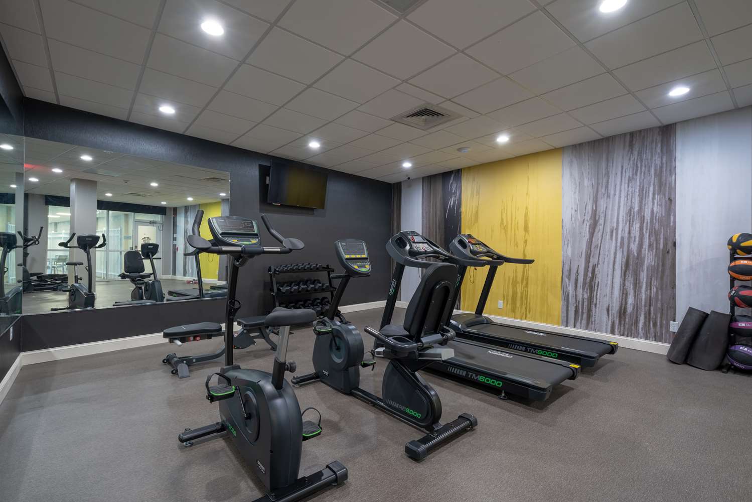 Best Western Premier Airport/Expo Center Hotel 10/23