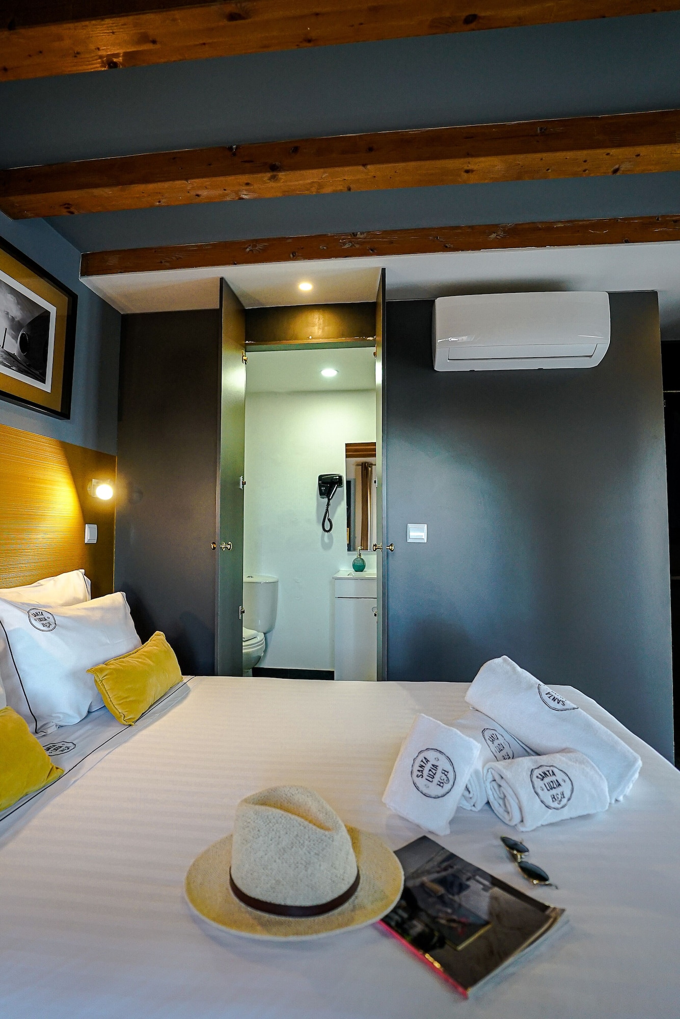 ROOM, DOUBLE BED, RIVER VIEW