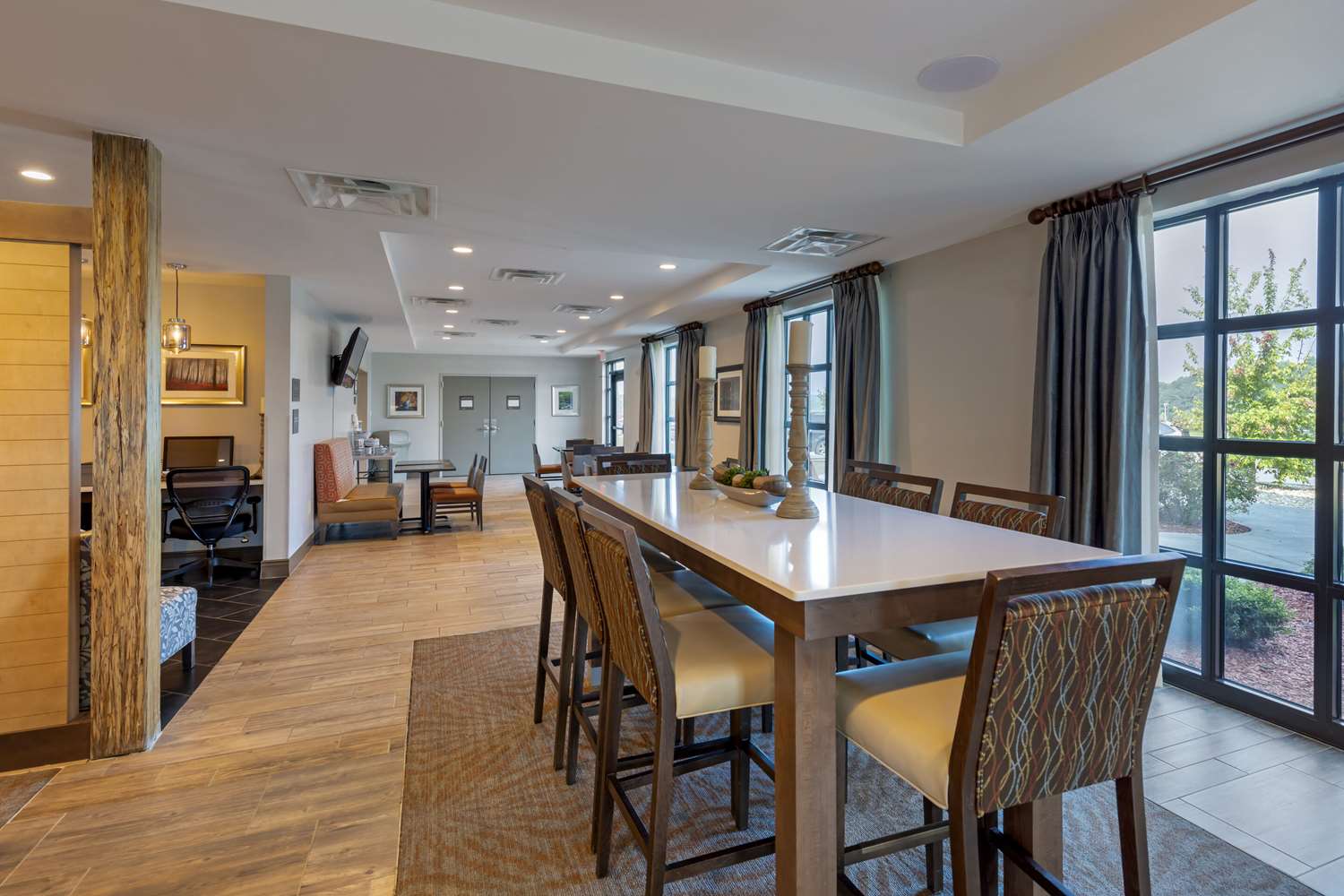 Comfort Inn & Suites East Ellijay, GA 26/41