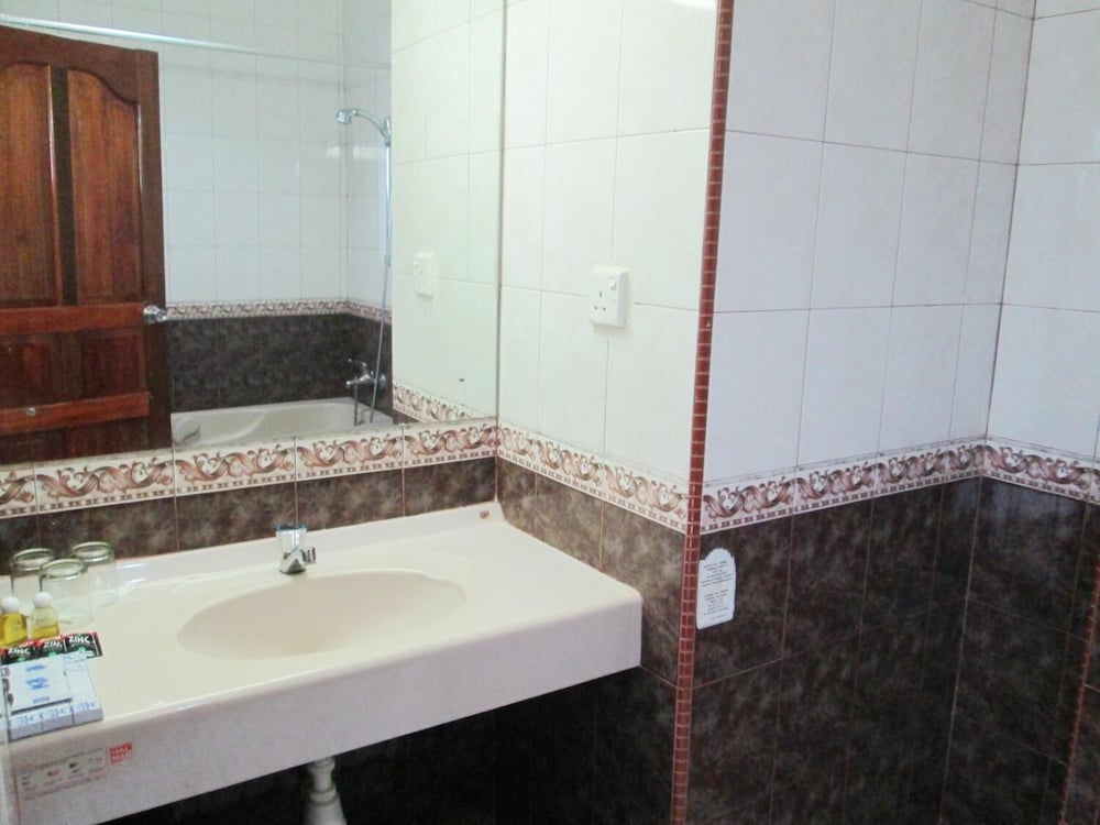 Pelangi Hotel 24/51