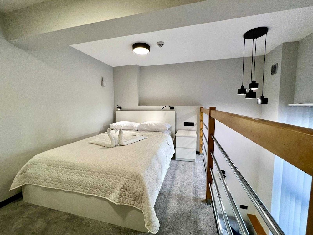COMFORT, STUDIO, SUITE
