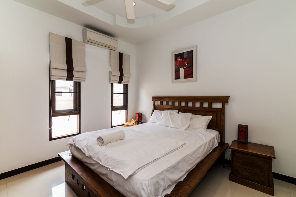 4 Bedroom Private Bali Style Villa Hh1 12/45
