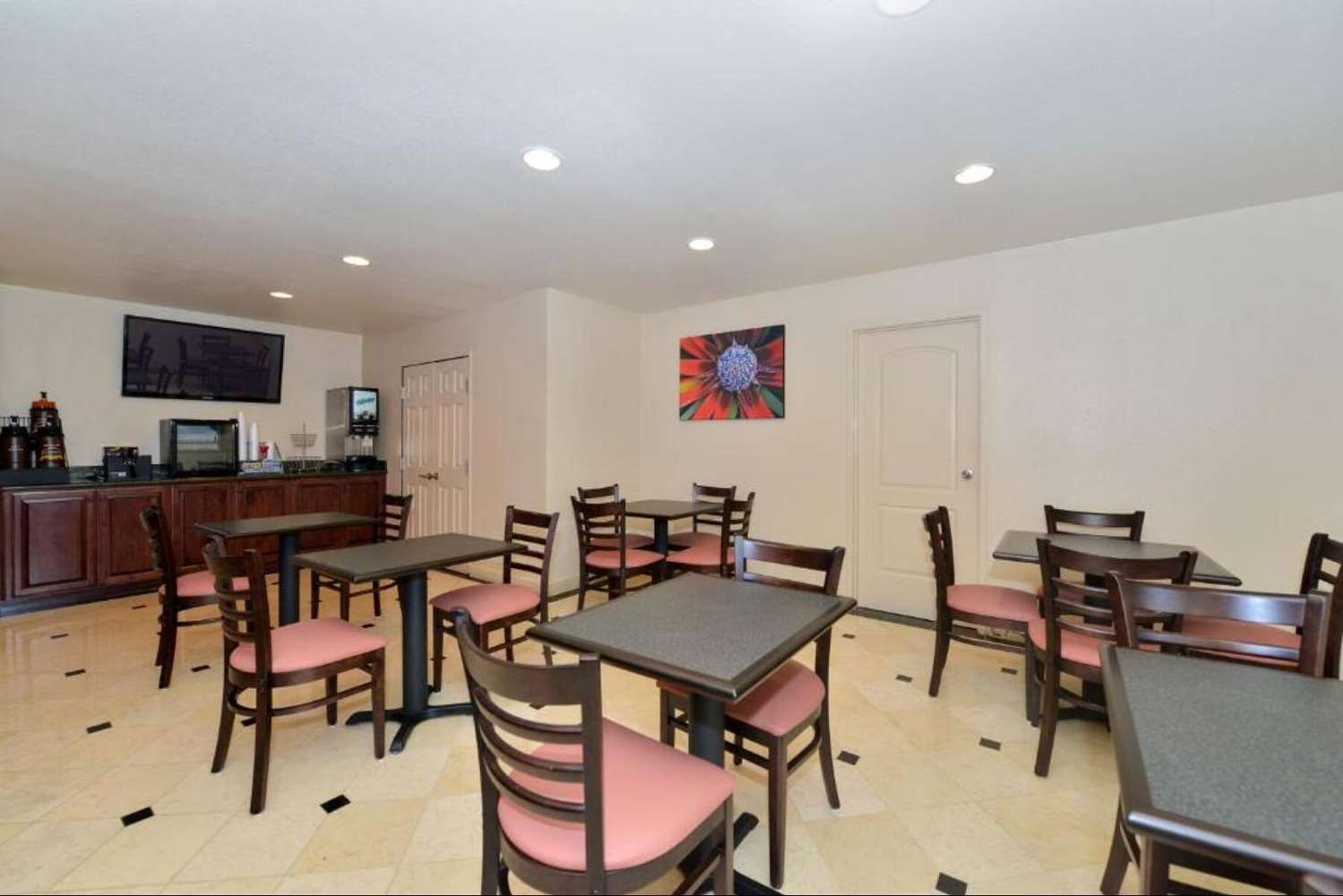 The Prime Suites, Vallejo and Napa Valley 5/8