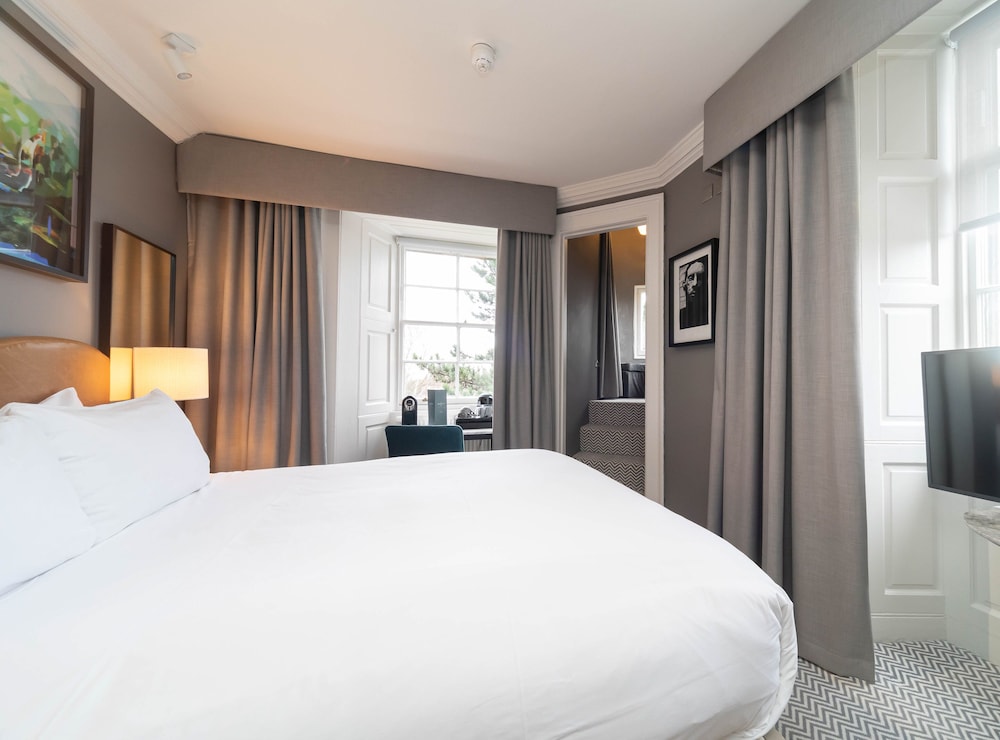 DELUXE, SINGLE, DOUBLE BED