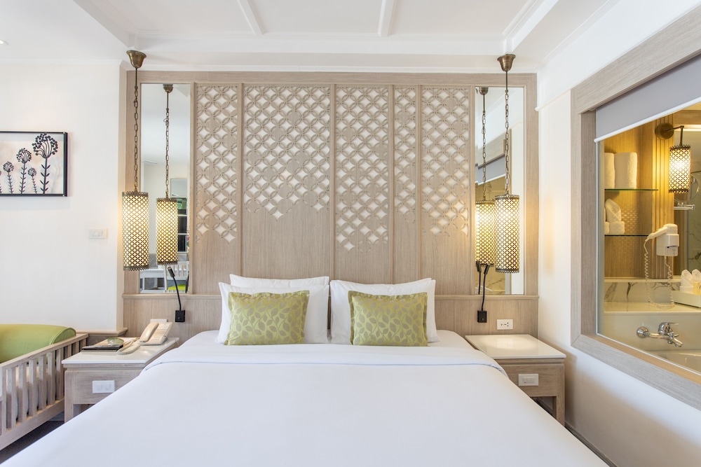 Katathani Phuket Beach Resort 12/66