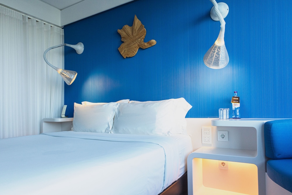 COOL, DOUBLE OR TWIN BED