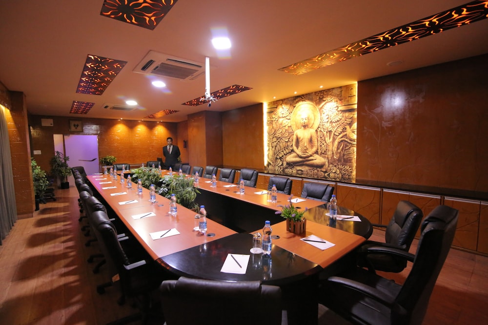 Hotel Hampi International 26/36