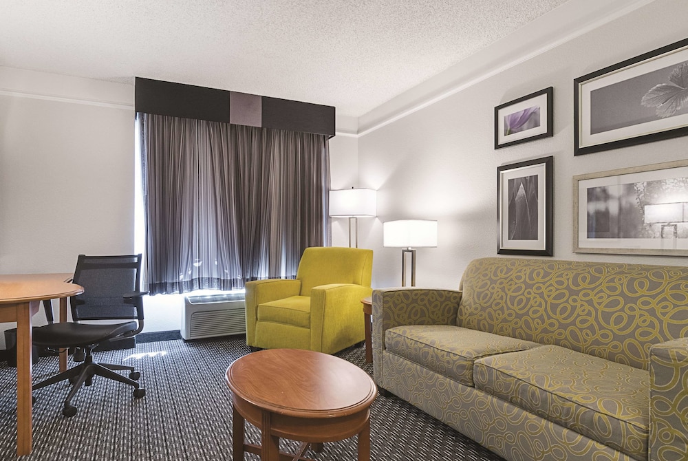 La Quinta Inn And Suites By Wyndham Phoenix Mesa West 34/56