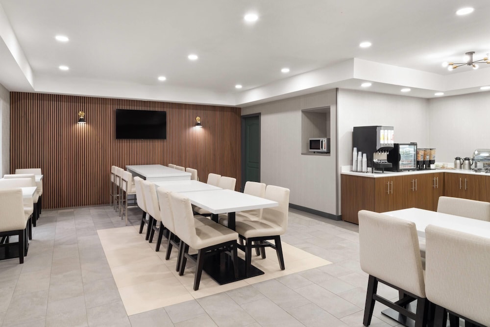 Wingate by Wyndham Mansfield OH 40/53