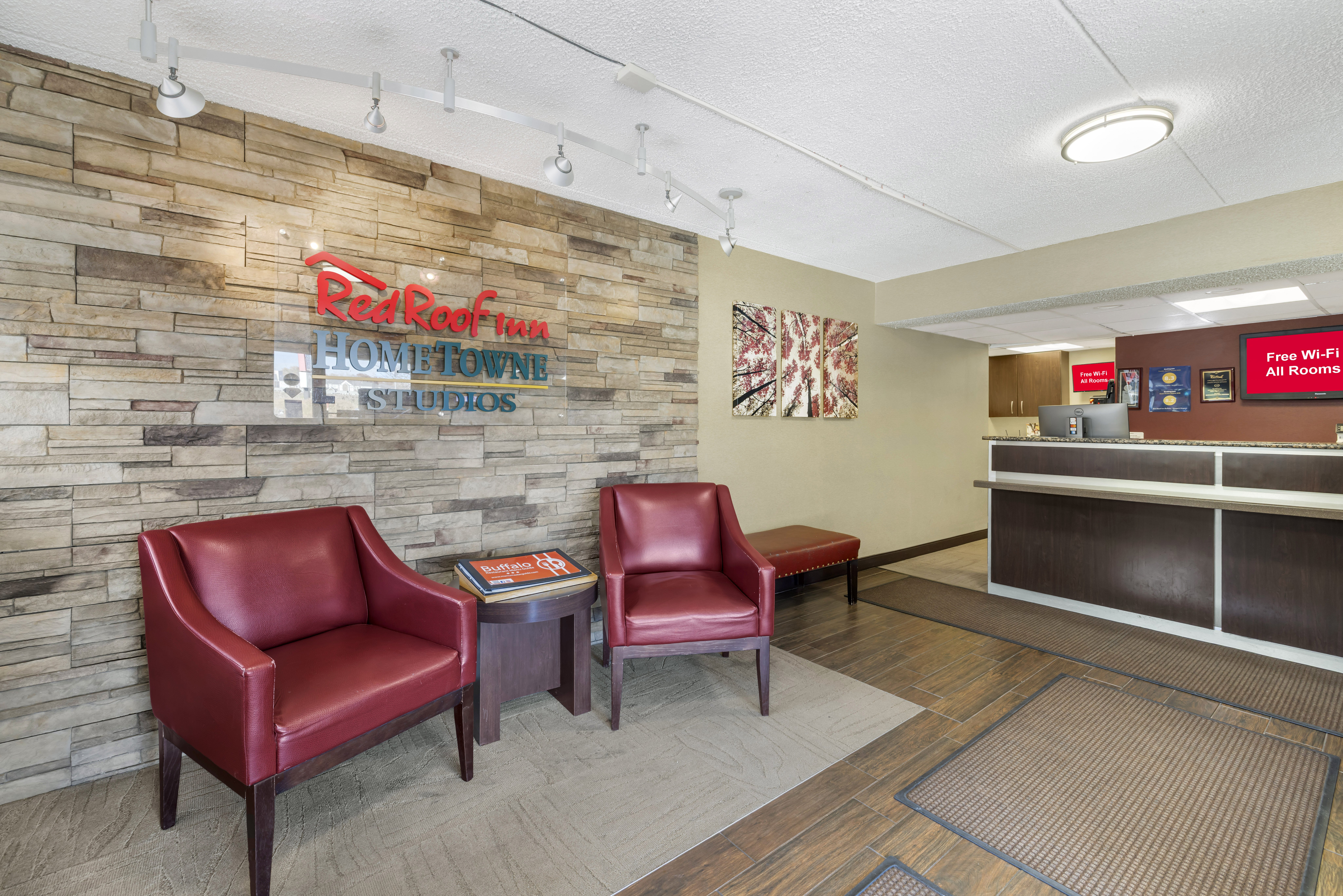 Hometowne Studios Buffalo - Niagara Airport 6/10