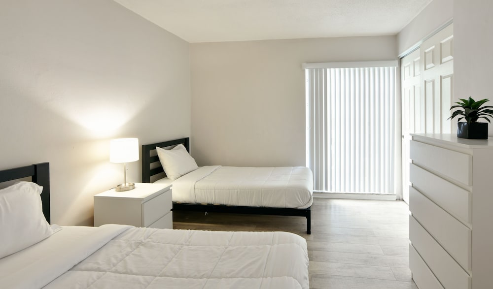 2 BEDROOMS, MODERN, DELUXE, APARTMENT, RIVER VIEW