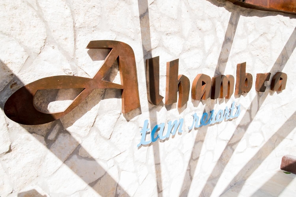 Alhambra Boutique by TAM Resorts 24/50