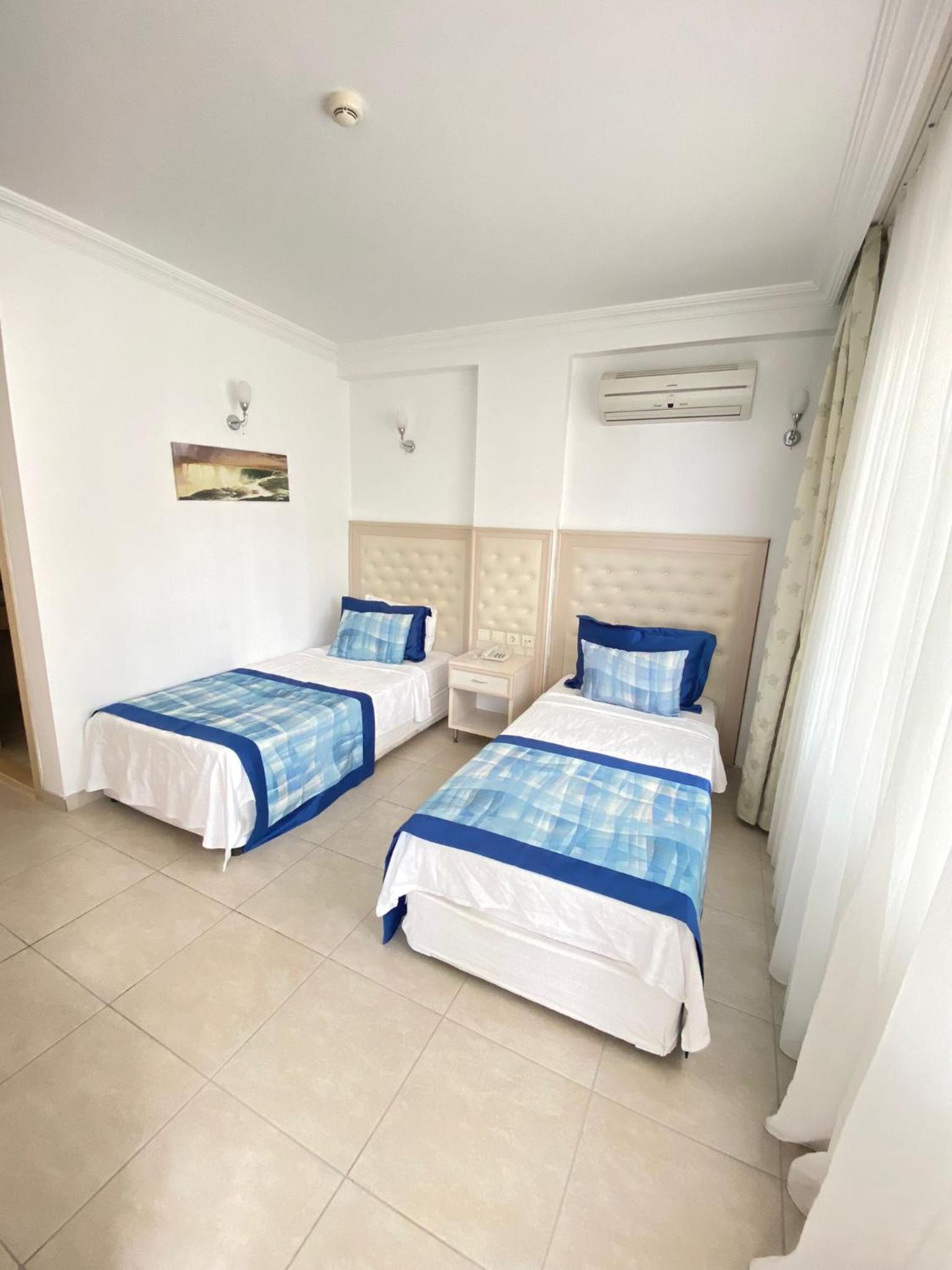 Narr Hotel 12/100