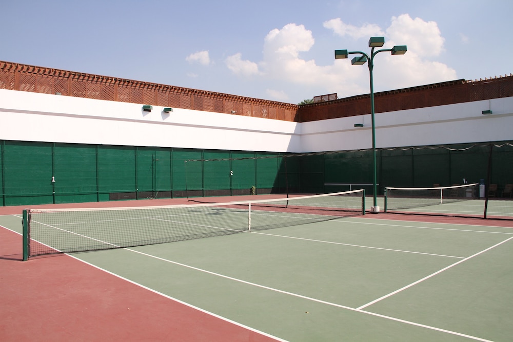 Dubai Marine Beach Resort And Spa 38/79