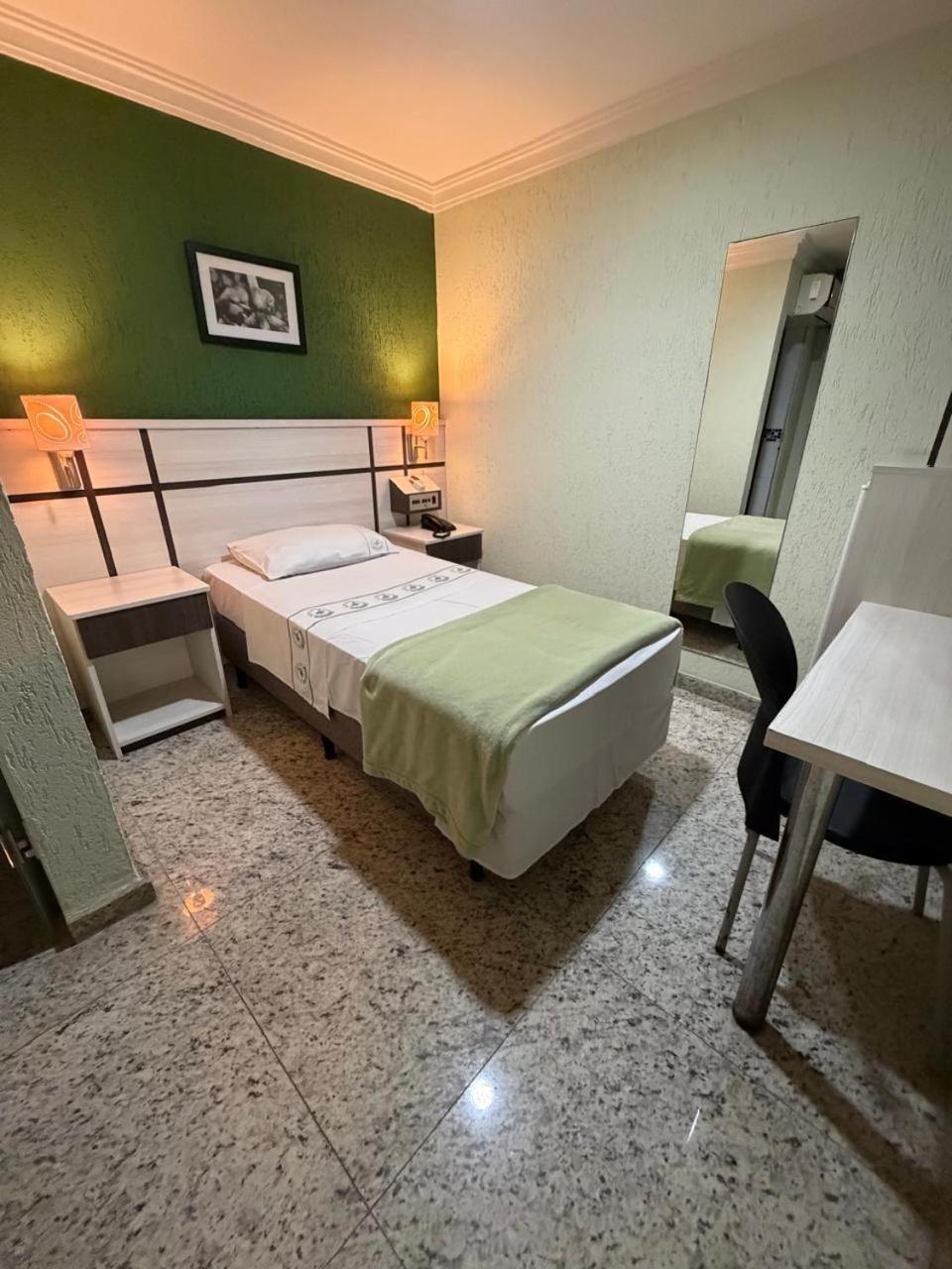 Residencial Pantanal Santa Cruz Hotel 17/35