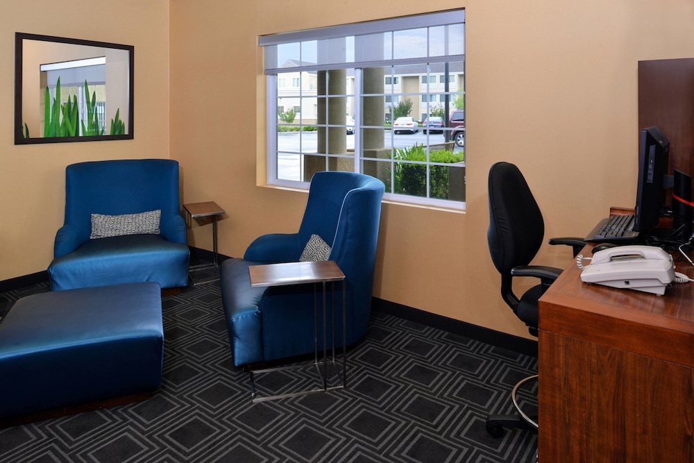 Towneplace Suites Marriott Cal Expo 37/50
