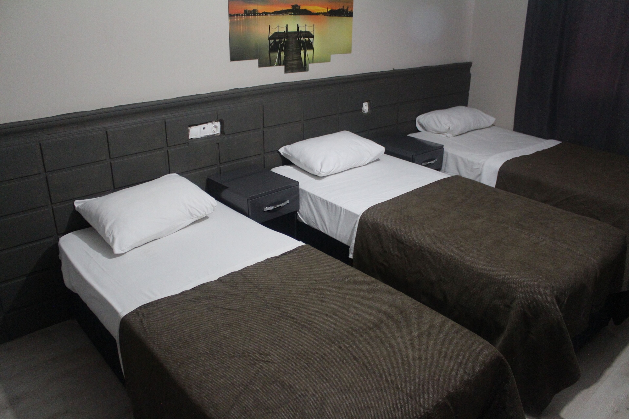ROOM, TRIPLE