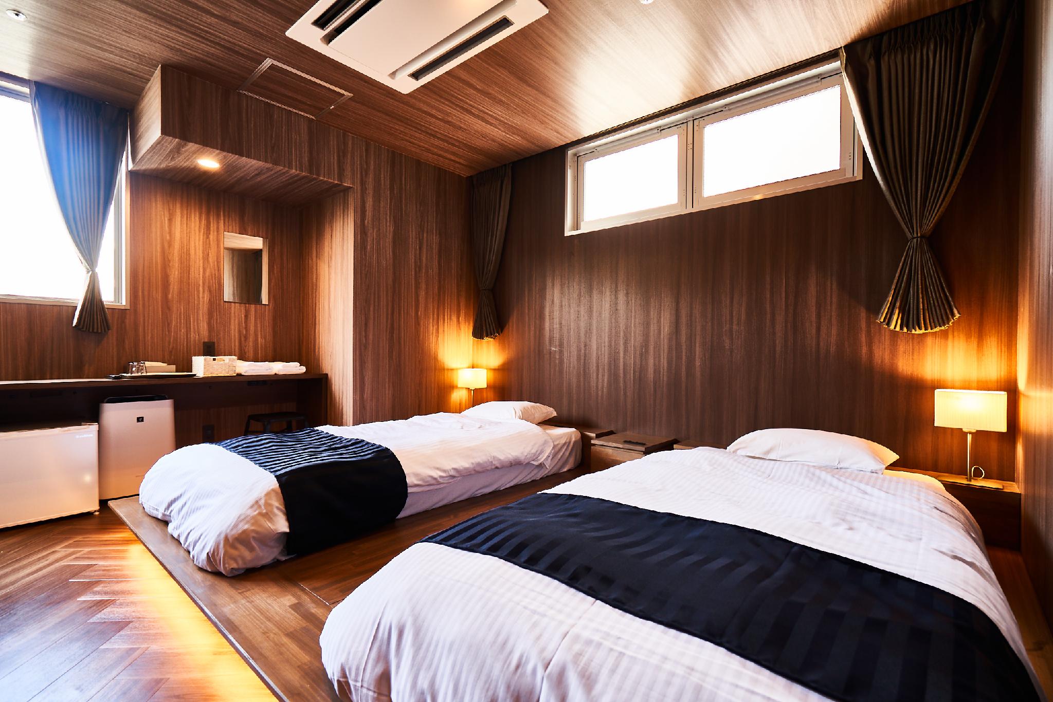 ROOM, TWIN BEDS, PRIVATE BATHROOM