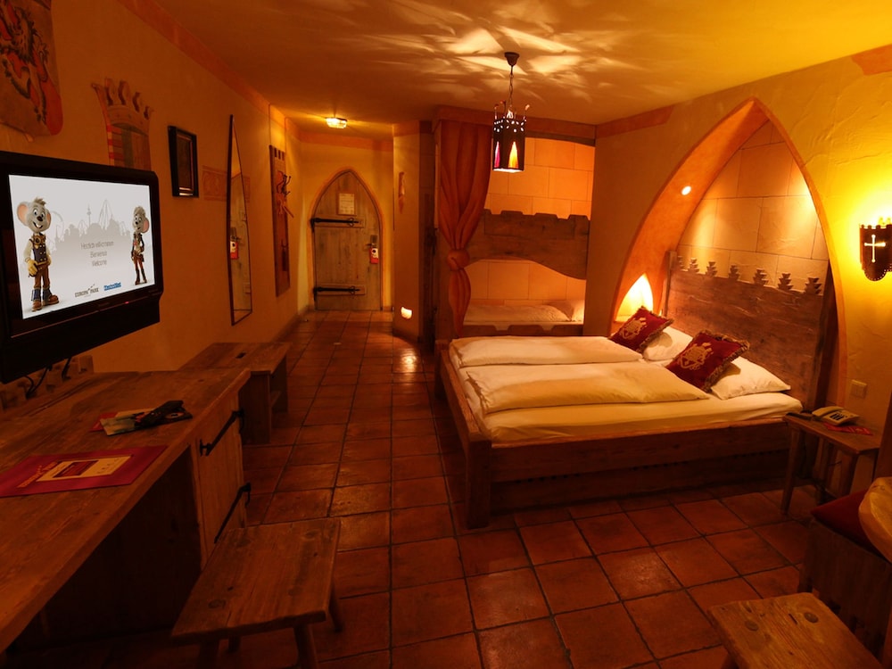Europa-Park Erlebnis-Resort, Hotel Castillo Alcazar 24/60