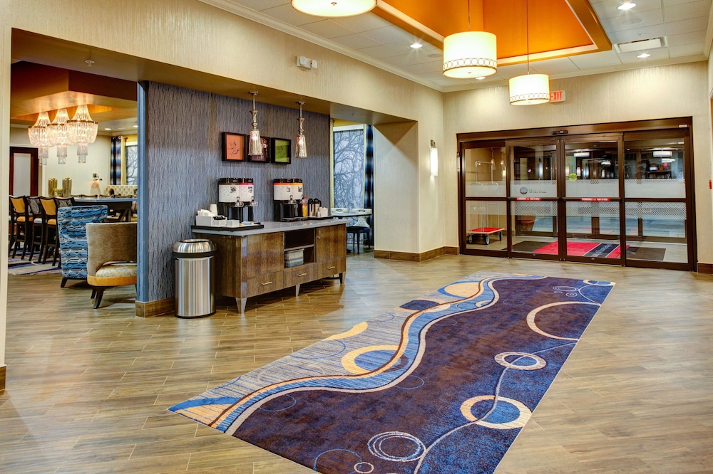 Hampton Inn & Suites Columbus 38/47