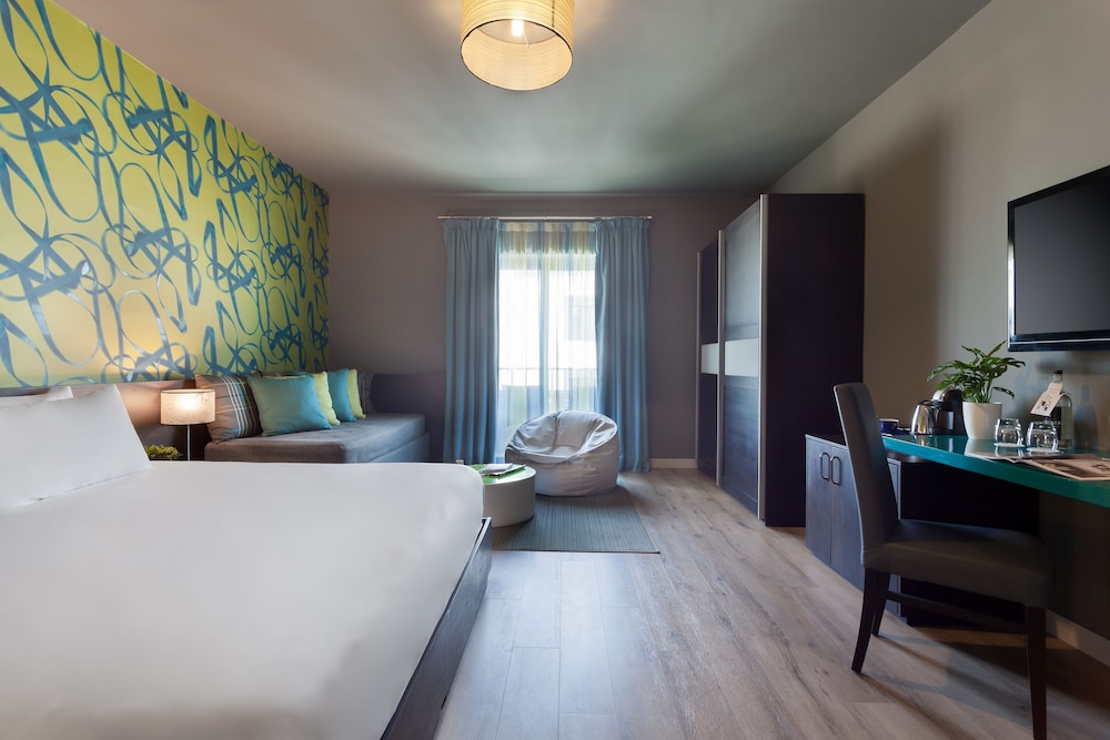 Argento Hotel 16/63