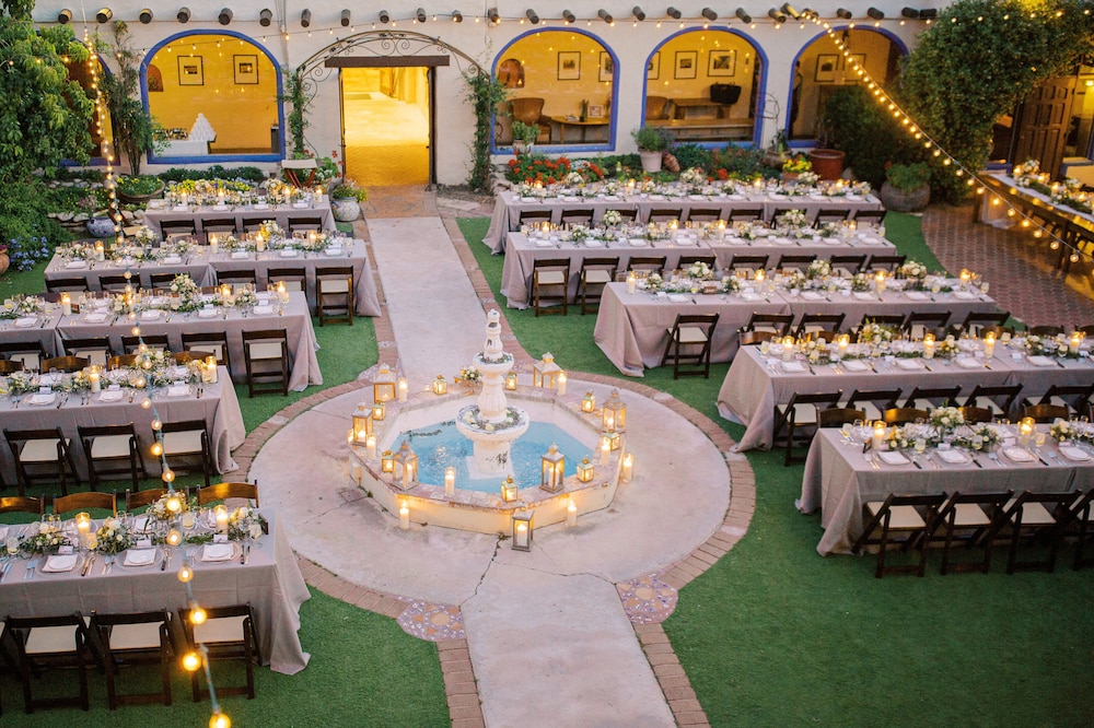 Hacienda Del Sol Ranch Resort 73/79