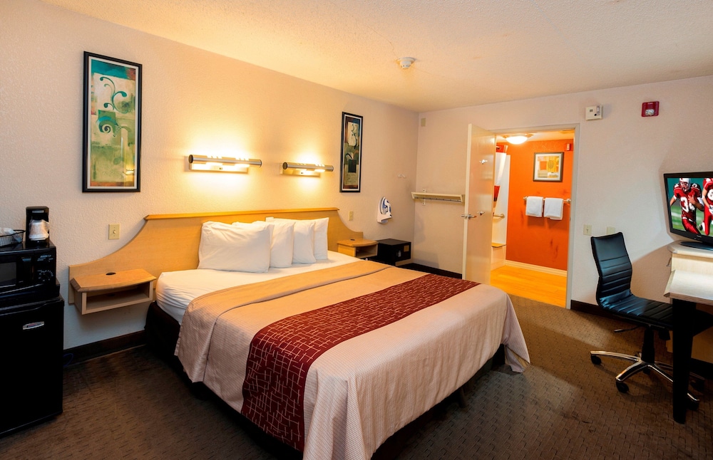 Red Roof Inn Buffalo - Hamburg/ I-90 6/15