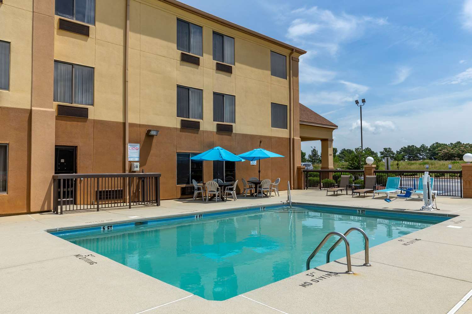 Comfort Inn Garner Clayton I-40 2/38