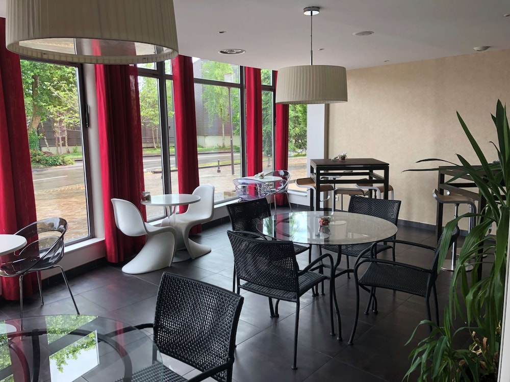 KYRIAD CHARLEVILLE MEZIERES 58/72