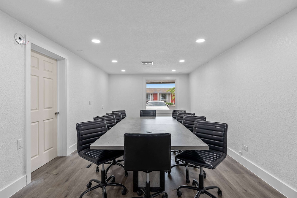 Super 8 by Wyndham Kissimmee/Orlando 39/50