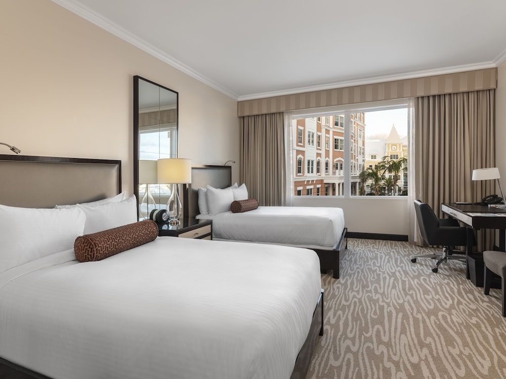 Fairmont, 2 Double Beds, City View
