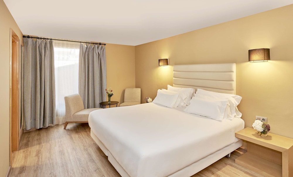 Nh Collection Caceres Palacio de Oquendo 16/50