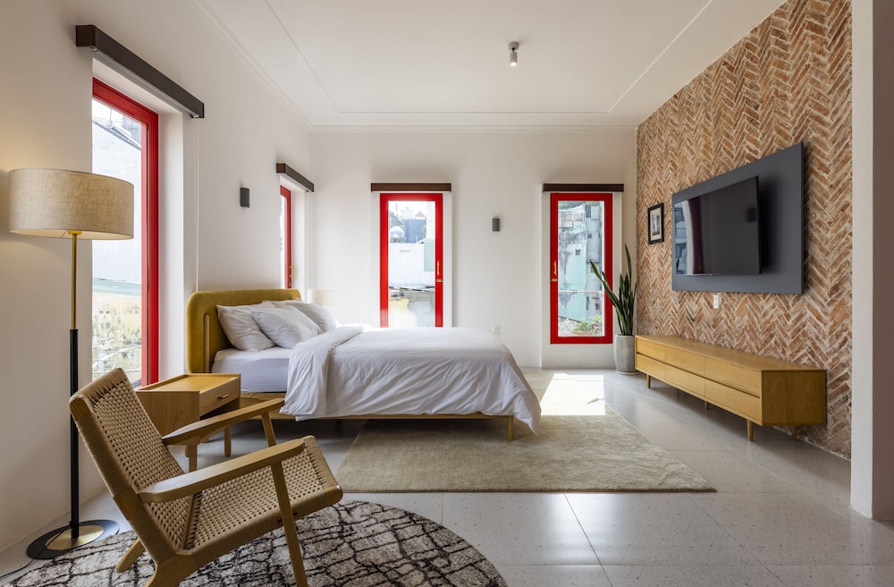 Qhome Saigon - Bui Thi Xuan 13/21