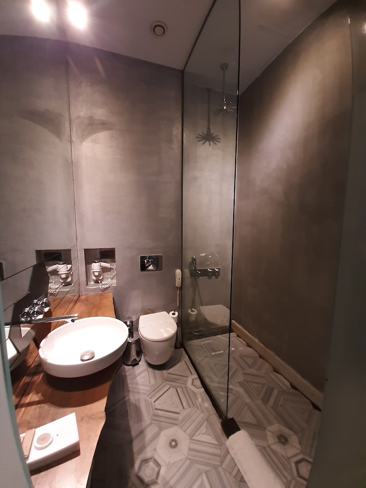 GUMUSYAN HOTEL 29/31