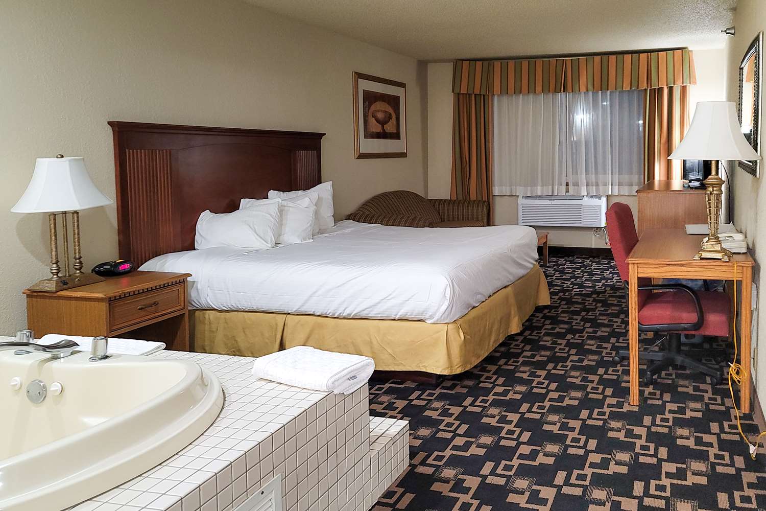 Comfort Inn & Suites Shakopee Downtown Area 6/23