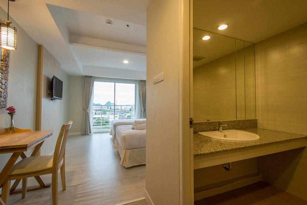 Prachuap Grand Hotel 25/43