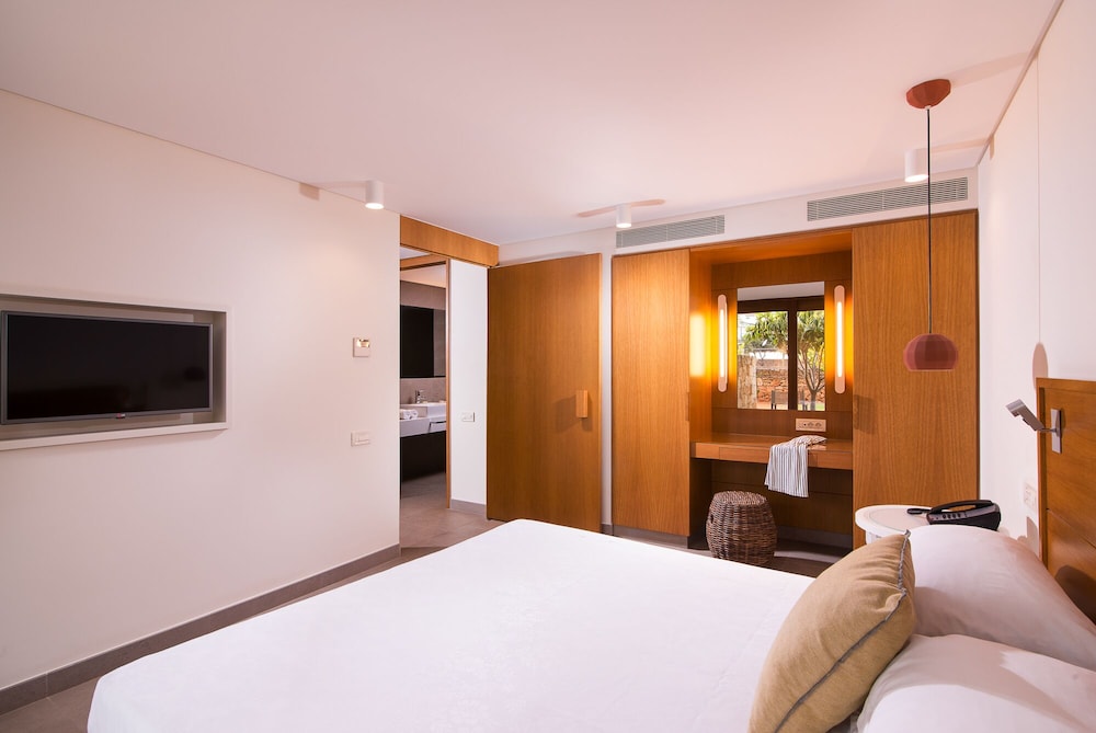 Superior, Family, Suite, Bungalow, King Bed, Garden View, Sofa