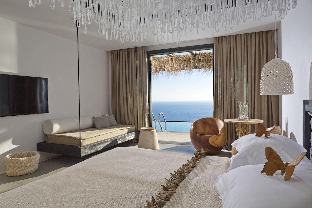 GRAND, MAJESTIC, 5 BEDROOMS, VILLA