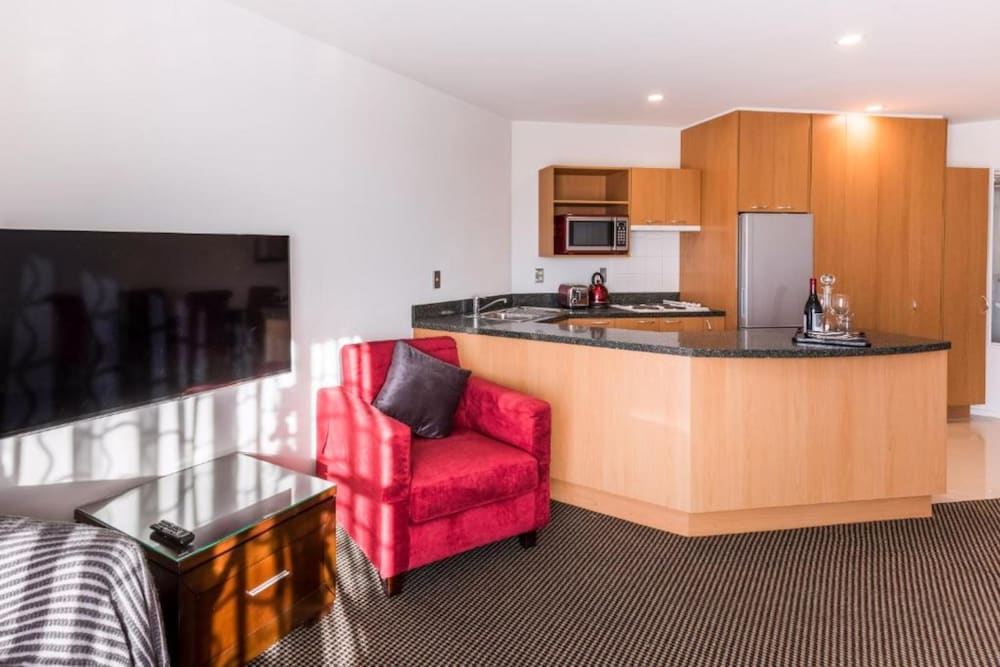 Fino Hotel And Suites 24/34