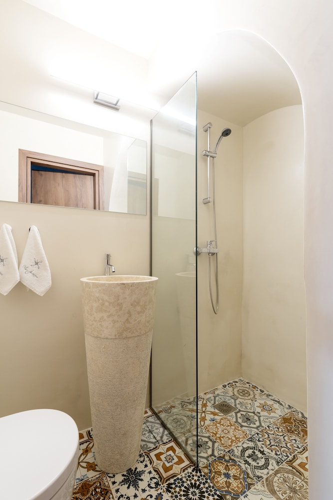 Blue Jasmine Suites 48/50