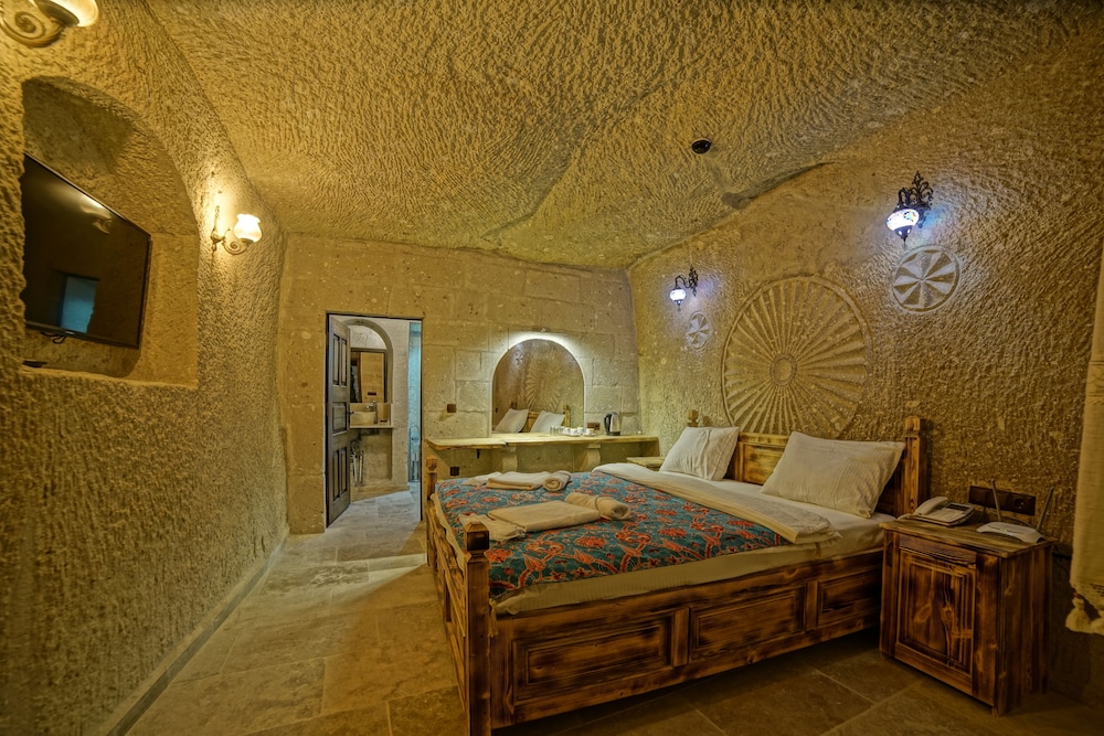Zeus Cave Suites 21/50